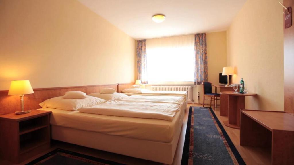 Friends Hotel Kerpen Керпен Екстериор снимка
